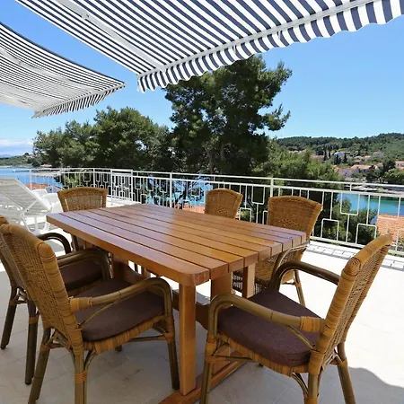 And By The Sea Lumbarda, Korcula - 9305 بيت ضيافة
