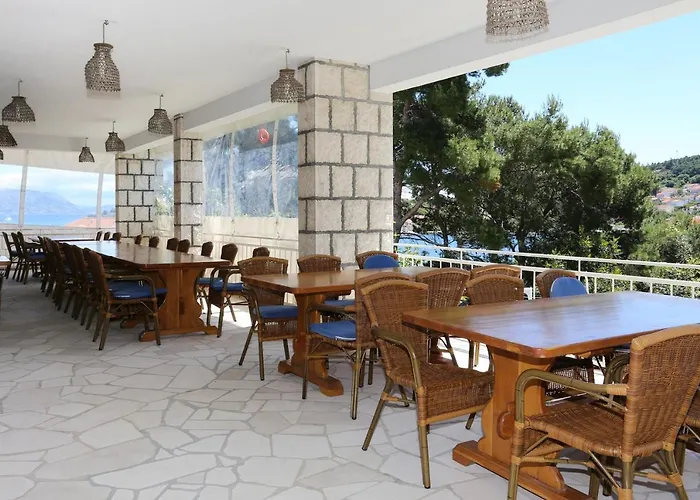 Guest house Apartments And Rooms By The Sea Lumbarda, Korcula - 9305