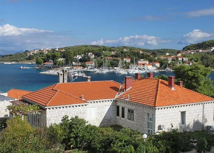 Guest house Apartments And Rooms By The Sea Lumbarda, Korcula - 9305