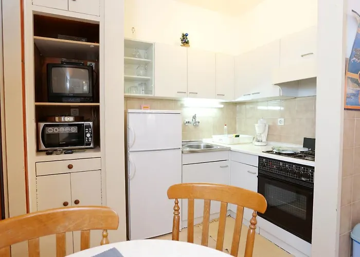 Guest house Apartments And Rooms By The Sea Lumbarda, Korcula - 9305 Lumbarda