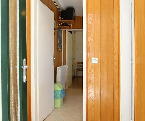 Guest house Apartments And Rooms By The Sea Lumbarda, Korcula - 9305 Lumbarda