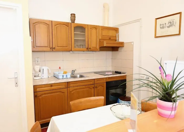 Guest house Apartments And Rooms By The Sea Lumbarda, Korcula - 9305 3*